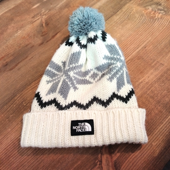 ***SOLD***North Face Fair Isle Snowflake Beanie Hat White with gray Pom Pom - Picture 2 of 4
